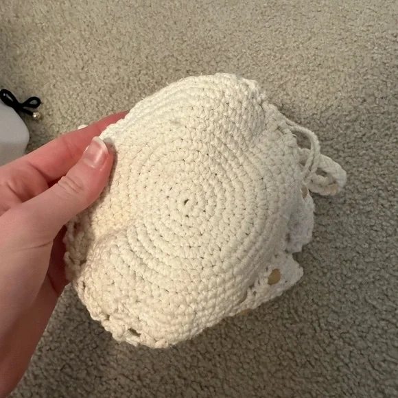 Adorable Woven Beaded Bag - Picture 4 of 14